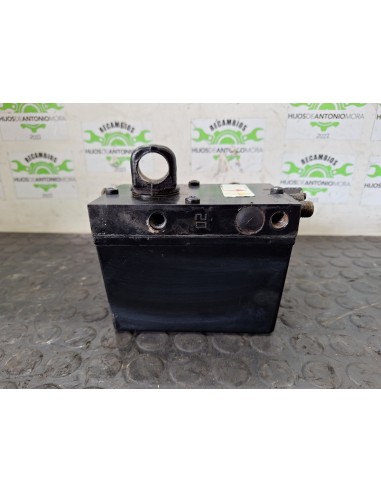 [105047] BOMBA ELEVAR CABINA - RENAULT MAGNUM...