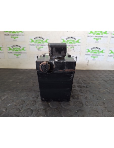 [105047] BOMBA ELEVAR CABINA - RENAULT MAGNUM 480 DXI