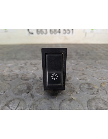 [104928] BOTON - IVECO DAILY CAJA ABIERTA / VOLQUETE (01/1989 - 01/1999)