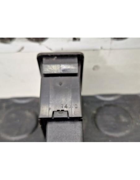 [99846] BOTON - MITSUBISHI MONTERO (L040)