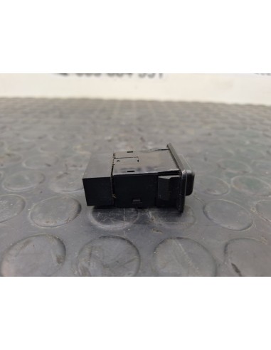 [99856] BOTON - MITSUBISHI MONTERO (L040)