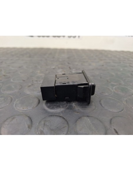 [99856] BOTON - MITSUBISHI MONTERO (L040)