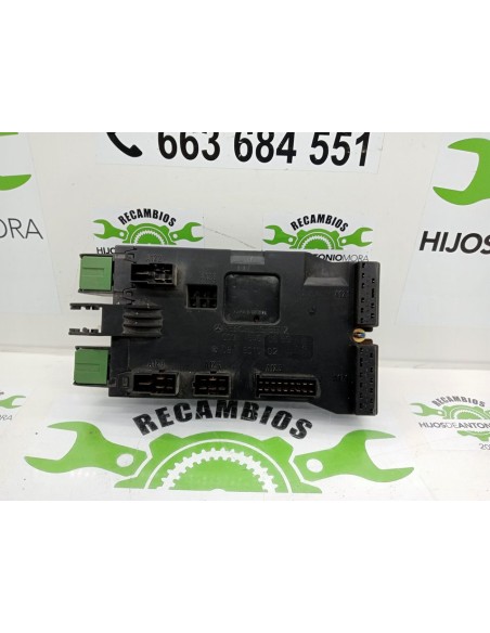 [94872] CAJA RELES / FUSIBLES - MERCEDES VITO COMBI 06.2003 -