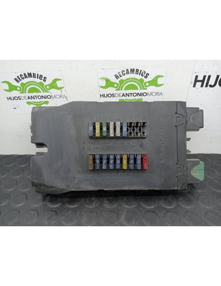 [100645] CAJA RELES / FUSIBLES - MERCEDES VITO CAJA CERRADA 6.03 -
