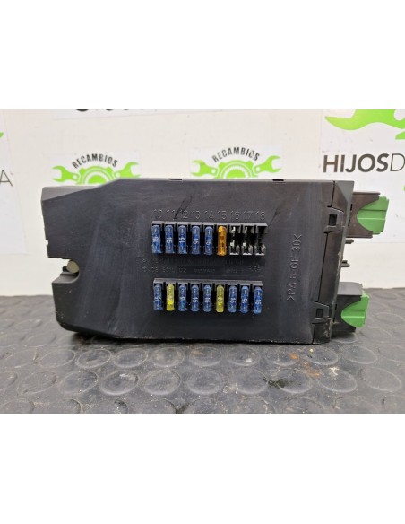 [100644] CAJA RELES / FUSIBLES - MERCEDES VITO CAJA CERRADA 6.03 -