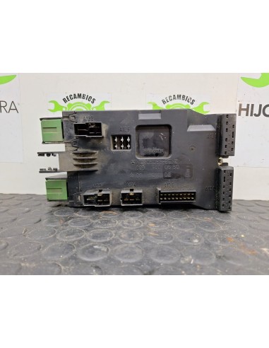 [100644] CAJA RELES / FUSIBLES - MERCEDES VITO...