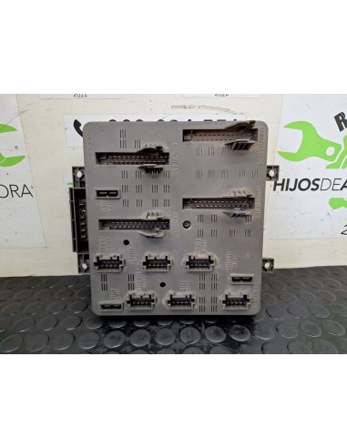 [102887] CAJA RELES / FUSIBLES - DAF SERIE...