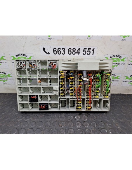 [105756] CAJA RELES / FUSIBLES - SCANIA SERIE 4 (P/R 94 G) (01/1996 - 01/2004)