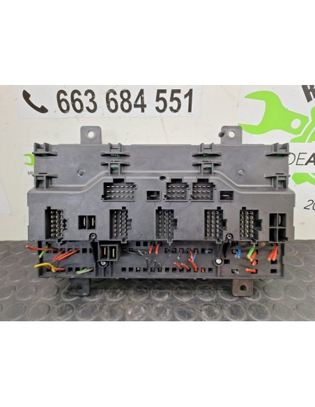 [100763] CAJA RELES / FUSIBLES - VOLVO FH 12 ASTA 2001 E2 / E3