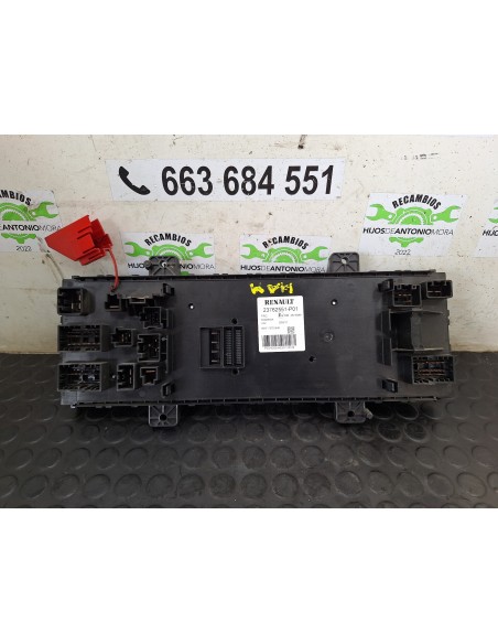 [106401] CAJA RELES / FUSIBLES - RENAULT SERIE T (01/2013 - ...)