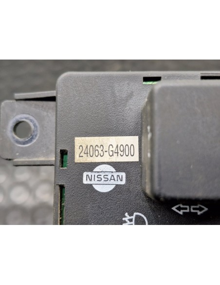 [100999] CAJA RELES / FUSIBLES - NISSAN TRADE (01/1994 - 01/1996)