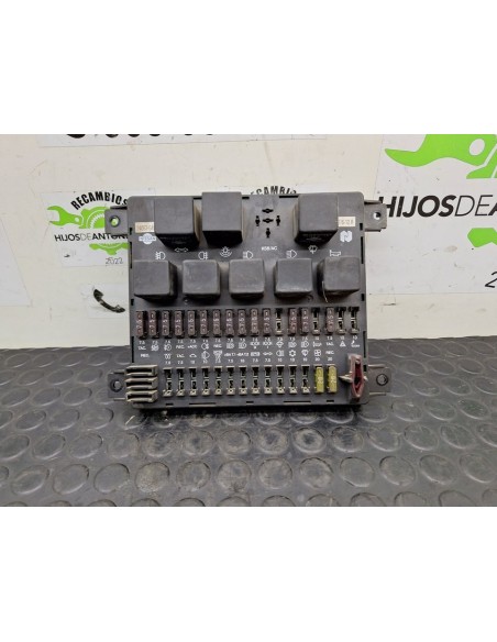 [100999] CAJA RELES / FUSIBLES - NISSAN TRADE (01/1994 - 01/1996)