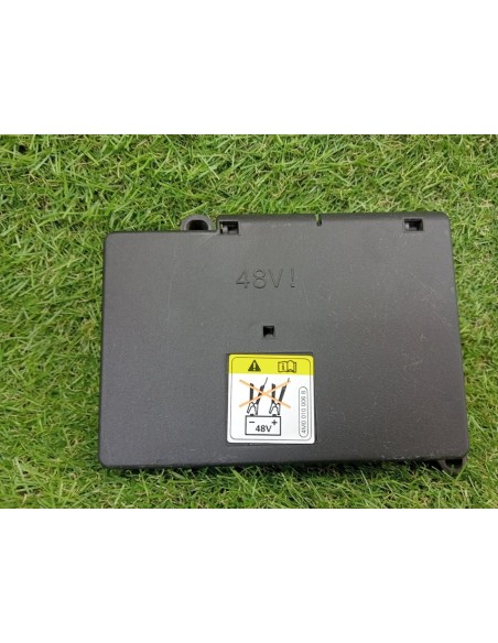 [96428] CAJA RELES / FUSIBLES - AUDI A8 (D2) (01/1994 - 01/1999)