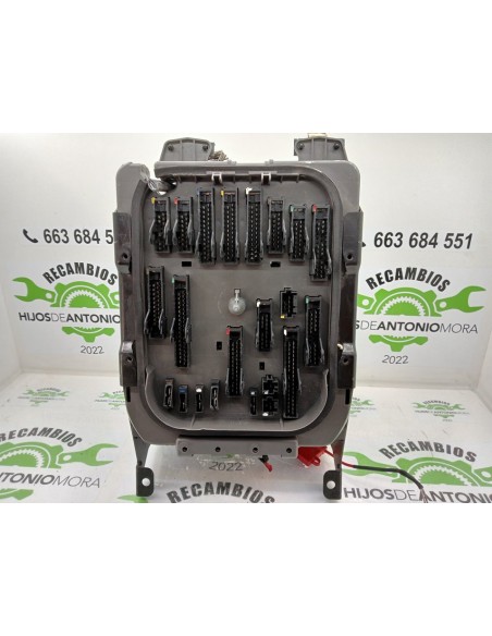 [95644] CAJA RELES / FUSIBLES - RENAULT PREMIUM DISTRIBUTION (01/2005 - 12/2013)