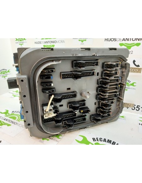 [91667] CAJA RELES / FUSIBLES - RENAULT HR 400.18 / 26 PREMIUM E2