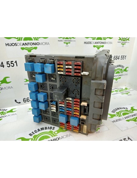 [91667] CAJA RELES / FUSIBLES - RENAULT HR 400.18 / 26 PREMIUM E2