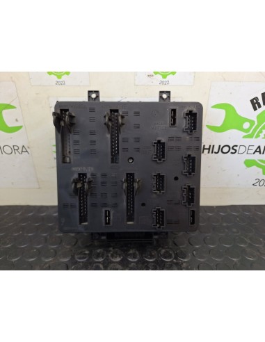 [101643] CAJA RELES / FUSIBLES - RENAULT MIDLUM...