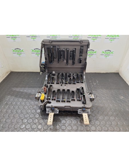 [106212] CAJA RELES / FUSIBLES - DAF SERIE LF55.XXX DESDE 06