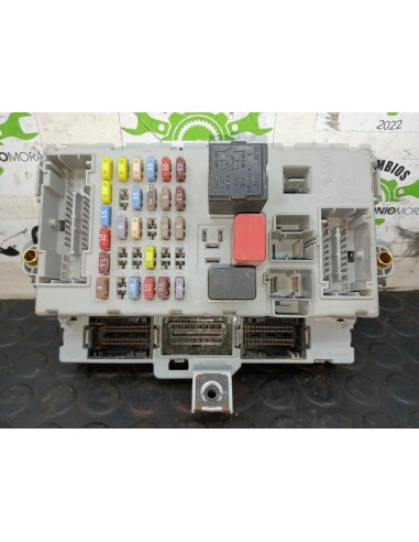 [105957] CAJA RELES / FUSIBLES - IVECO DAILY...