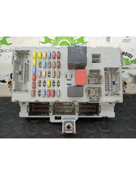 [105957] CAJA RELES / FUSIBLES - IVECO DAILY FURGÓN (01/2014 - ...)