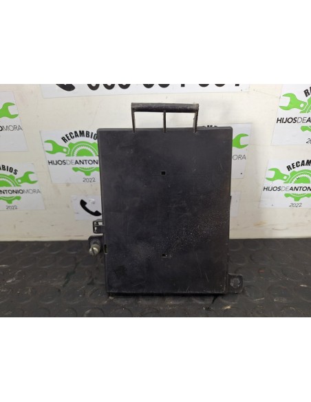 [103417] CAJA RELES / FUSIBLES - MERCEDES MB 100 D CAJA CERRADA / COMBI (01/1987 - 01/1995)