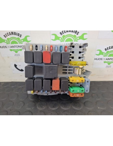 [103493] CAJA RELES / FUSIBLES - IVECO DAILY CAJA CERRADA