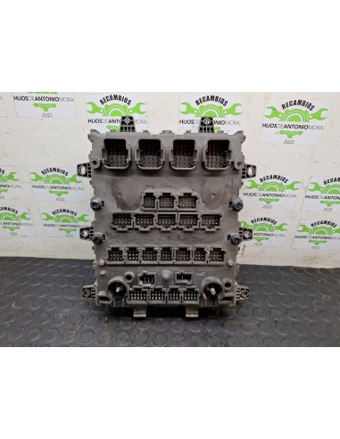 [105024] CAJA RELES / FUSIBLES - VOLVO FM XXX