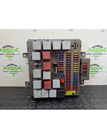 [103704] CAJA RELES / FUSIBLES - DAF SERIE LF45.XXX DESDE 06