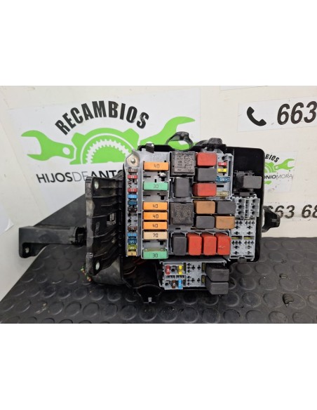 [100441] CAJA RELES / FUSIBLES - IVECO DAILY PR (01/2011 - 12/2014)