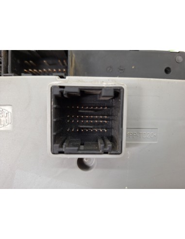 [95466] CAJA RELES / FUSIBLES - IVECO DAILY...