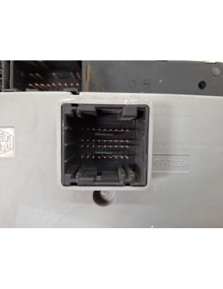 [95466] CAJA RELES / FUSIBLES - IVECO DAILY CAJA CERRADA