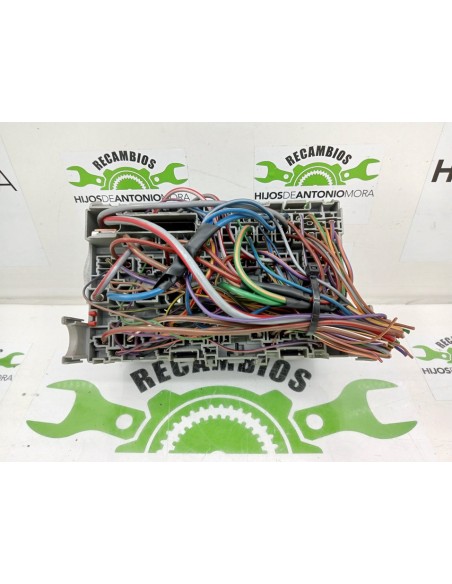 [95479] CAJA RELES / FUSIBLES - FORD TRANSIT COMBI '06