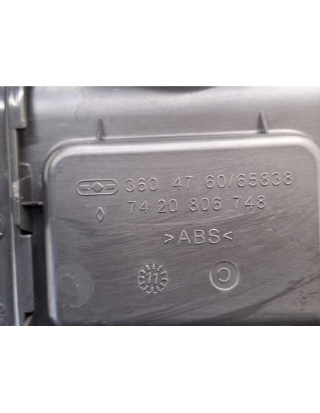 [100249] CONSOLA CENTRAL - RENAULT PREMIUM ROUTE -2006 (01/2005 - 01/2013)