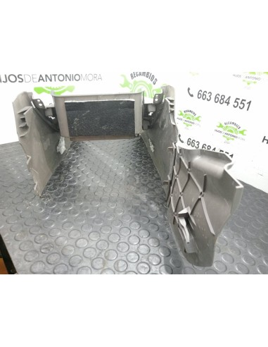 [101048] CONSOLA CENTRAL - TOYOTA LAND CRUISER...