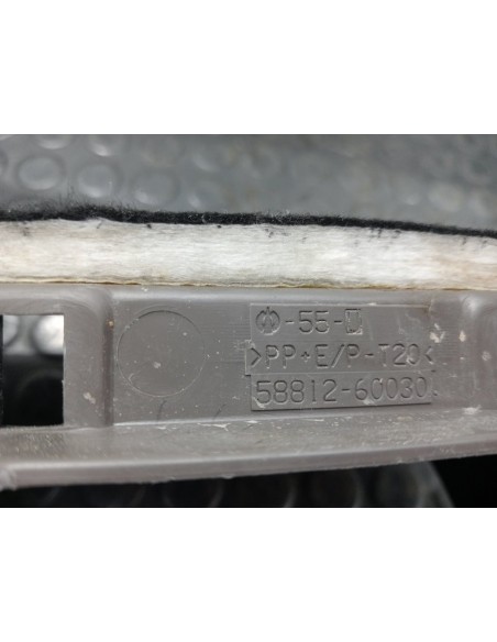 [101048] CONSOLA CENTRAL - TOYOTA LAND CRUISER (J10)