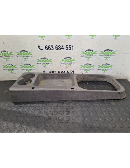 [105326] CONSOLA CENTRAL - NISSAN ATLEON