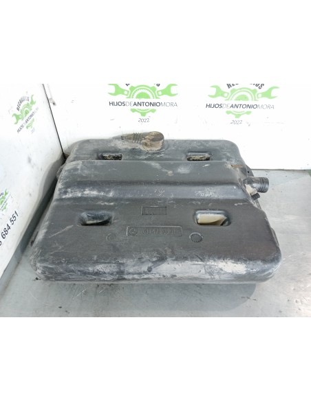 [105420] DEPOSITO COMBUSTIBLE - MERCEDES MB 100 D CAJA CERRADA / COMBI (01/1987 - 01/1995)