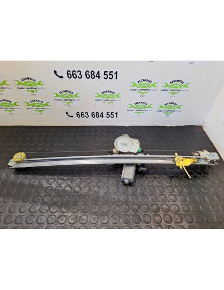 [104235] ELEVALUNAS DELANTERO DERECHO - RENAULT TRAFIC CAJA CERRADA (AB 4.01)