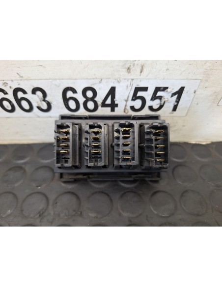 [106040] ELEVALUNAS DELANTERO IZQUIERDO - RENAULT G 280 (202 KW) (01/1990 - ...)