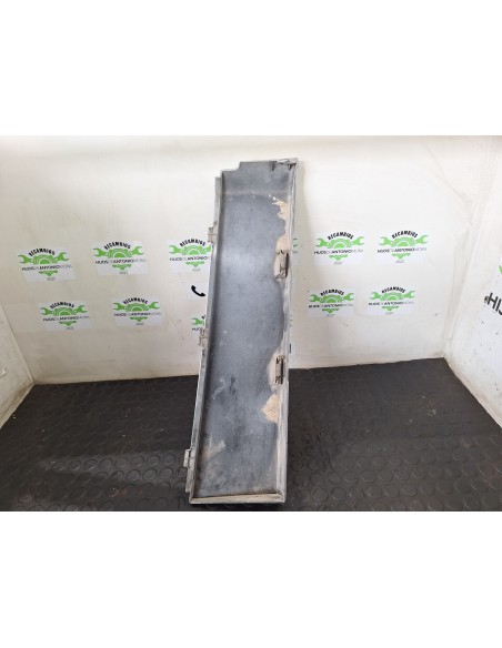 [106321] EMBELLECEDOR FARO DERECHO - RENAULT MAGNUM 480 DXI