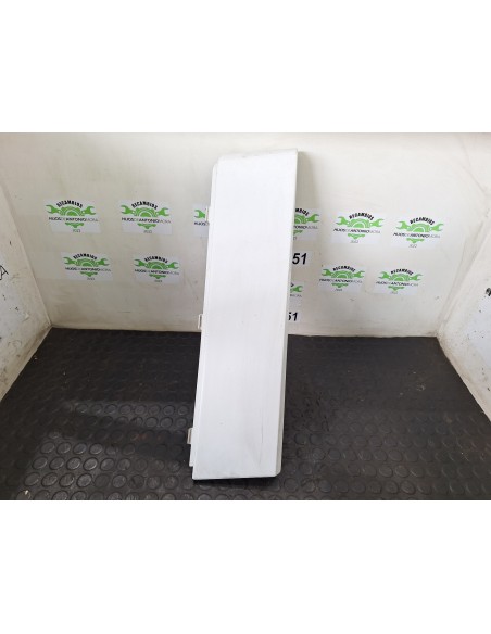 [106320] EMBELLECEDOR FARO IZQUIERDO - RENAULT MAGNUM 480 DXI