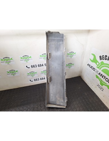 [106320] EMBELLECEDOR FARO IZQUIERDO - RENAULT...