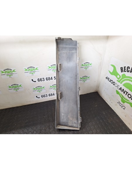 [106320] EMBELLECEDOR FARO IZQUIERDO - RENAULT MAGNUM 480 DXI