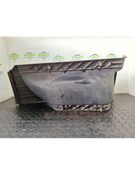 [104683] ESTRIBO DELANTERO DERECHO - RENAULT MIDLUM (01/2000 - 12/2013)