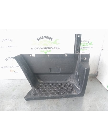 [105218] ESTRIBO DELANTERO DERECHO - MERCEDES 914