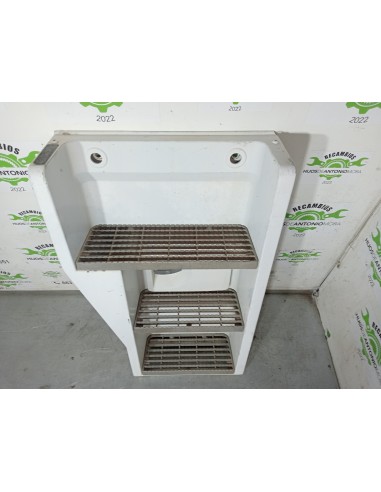 [106120] ESTRIBO DELANTERO IZQUIERO - RENAULT...