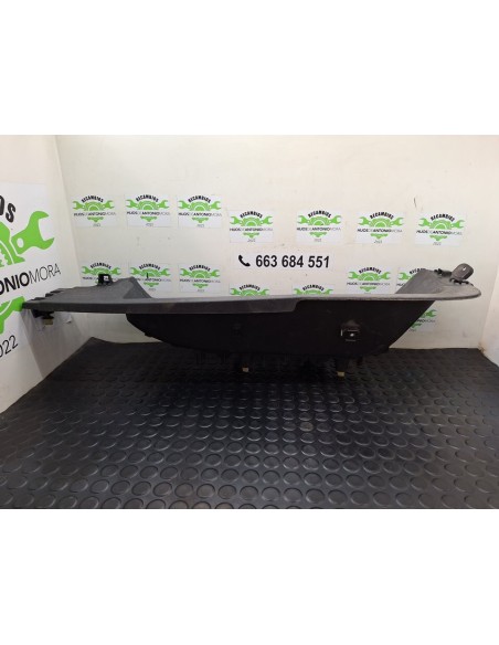 [103579] ESTRIBO DELANTERO IZQUIERO - CITROEN JUMPY FUGÓN (01/2016 - 12/2020)