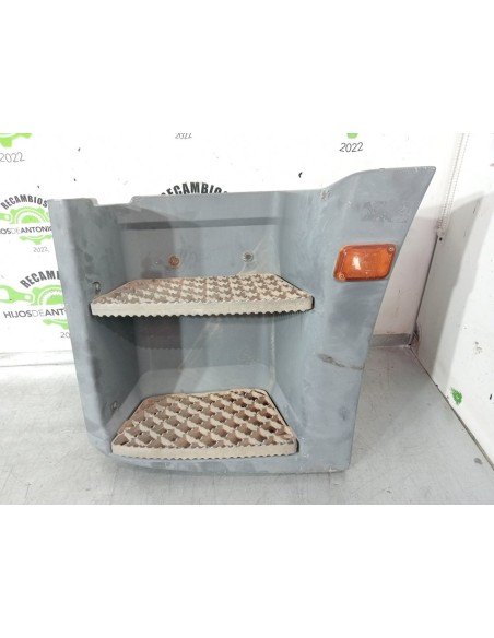 [100678] ESTRIBO DELANTERO IZQUIERO - IVECO EUROTECH CURSOR (MH) (01/1999 - 12/2003)