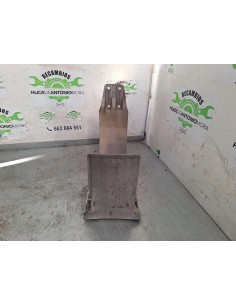 [106165] ESTRIBO DELANTERO IZQUIERO - RENAULT M 230 2
