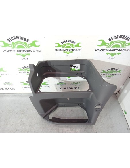 [99998] ESTRIBO DELANTERO IZQUIERO - RENAULT HR XXX.18/26 PREMIUM 01 - (01/2001 - 12/2006)